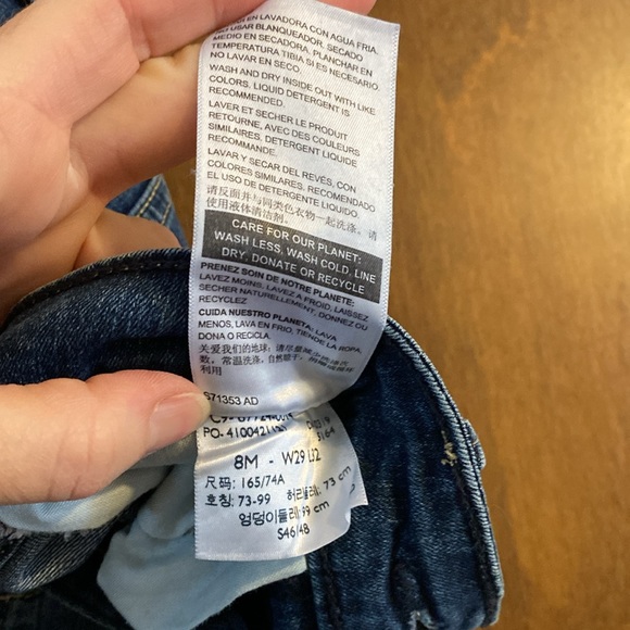 LEVIS Signature modern slim straight leg. Size 8m. 29”x32”. - Picture 9 of 9